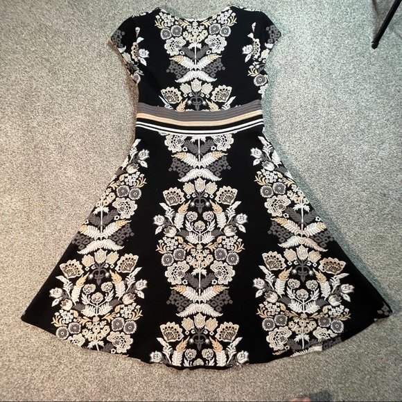 Anthropologie Ett:twa Soiree Midi Dress Black Floral Embroidered Size 4P - Picture 4 of 9